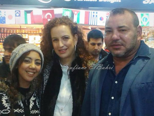 أول صورة للملك محمد السادس و الأميرة للا سلمى بتركيا .. و هكذا كان حديثهما مع مواطنة مغربية