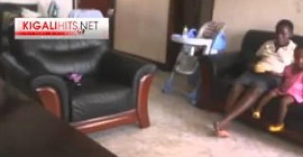 بالفيديو.. خادمة تسحل طفلة تقيأت الطعام أثناء غياب والديها