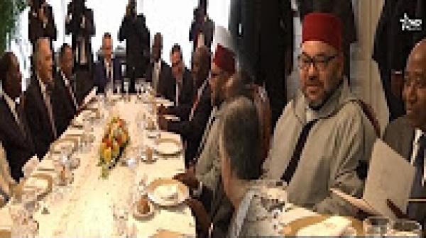 مأدبة غذاء رسمية على شرف الملك محمد السادس و الوفد المرافق له بالكوت ديفوار