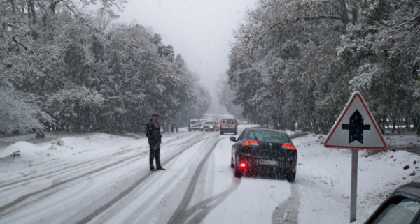الله يرحمنا.. زخات مطرية رعدية وتساقطات ثلجية منتظرة بعدد من مناطق المملكة