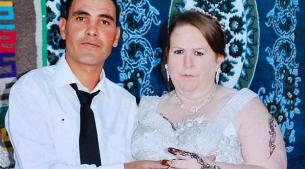 بالصور: جدة بريطانية تعتنق الإسلام بسبب "غرامها" بشاب تونسي