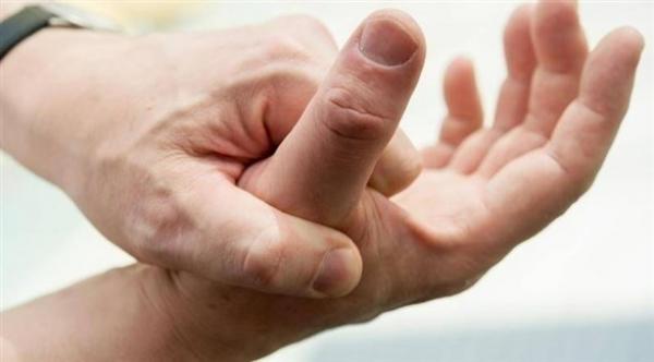 تعرف على  متلازمة رينود وأعراضها