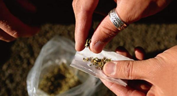 فى أمستردام.. يسمح بالبيع العلنى للمخدرات فى المقاهى