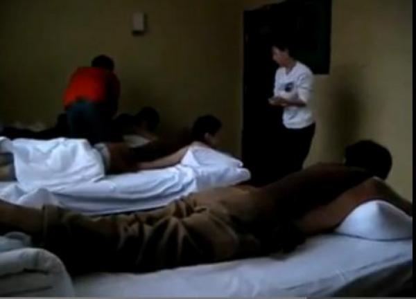 فيديو: نساء الصين يشعلن النار في اجسادهن ليبدين أجمل!