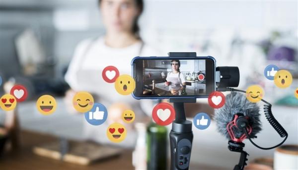 السعودية تحذر من إمكانية حجب البث المباشر "لايف" عبر منصات التواصل