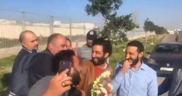 لحظة إطلاق سراح الصحافي عمر الراضي