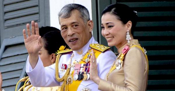 في انتقام "إباحي"...ضجة كبيرة بعد تسريب 1400 صورة فاضحة لعشيقة ملك تايلاند