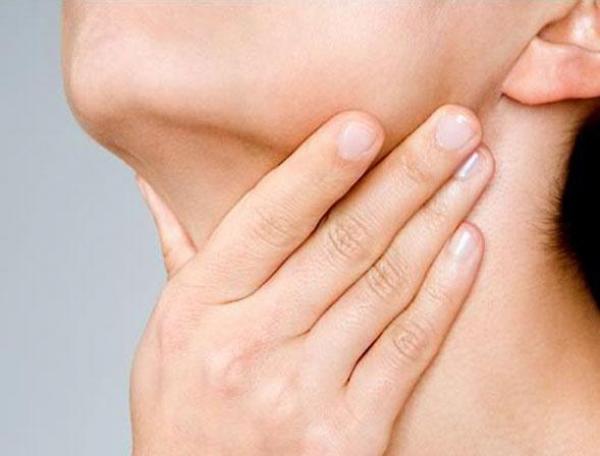 ما هو حكم صيام من ظن دخول الماء حلقه ؟