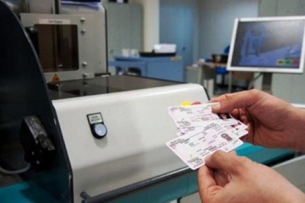 رخص سياقة وبطائق رمادية جديدة للمغاربة