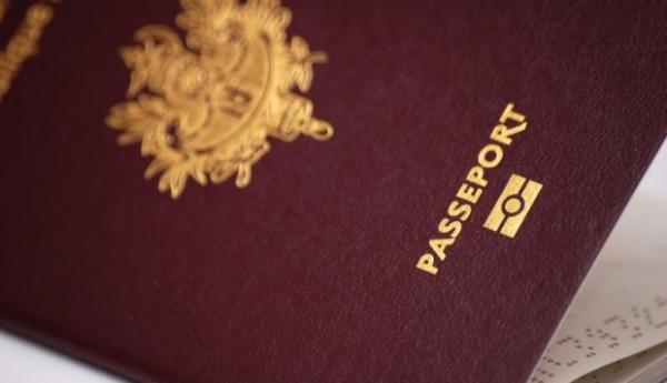 النيابة العامة بابتدائية القنيطرة ترجع جواز سفر لفرنسي متهم بتهريب الأموال