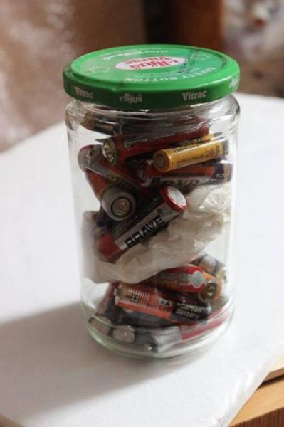 خطير : منظمة الصحة العالمية تطلق تحذيرا من البطاريات الفارغة، وهذا هو السبب