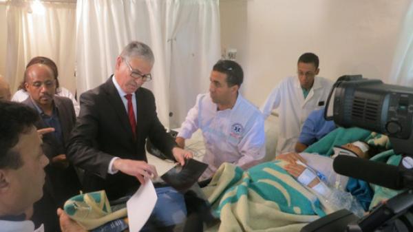 وزير الصحة ينشر فيديو مقنع يدحض فيه ادعاءات طلبة الطب المضربين