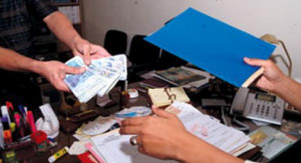 مستعملا عقود عمل وهمية بالسويد...شخص ينجح في النصب على العشرات في مبلغ قد يفوق نصف مليار سنتيم(تفاصيل حصرية)