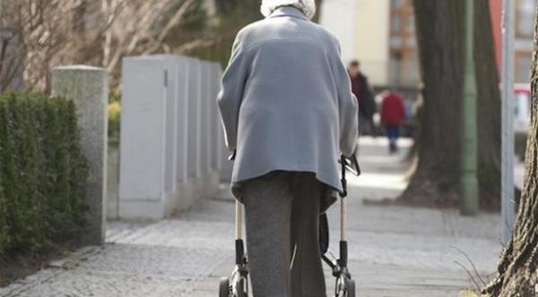 خطر السقوط يهدد المُسنّين