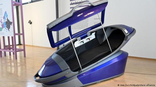 وسط اعتراض كبير..السلطات السويسرية تجيز استخدام "كبسولة انتحار" تعمل بالعين