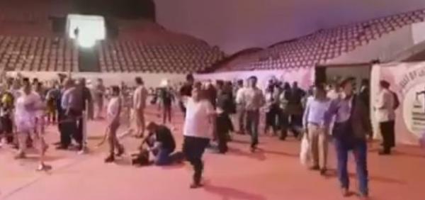 بالفيديو.. استقلاليون يقتحمون قاعة المؤتمر: لا للعسكرة وحزبنا في خطر