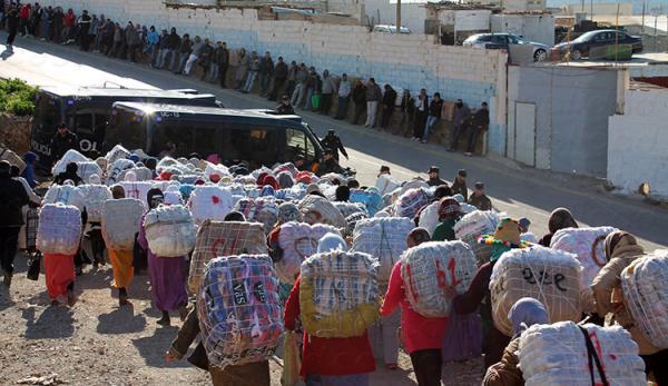 السلطات المغربية تبدأ فعليا إجراءات إغلاق معبر باب سبتة بشكل نهائي وتجد حلا لممتهني التهريب المعيشي