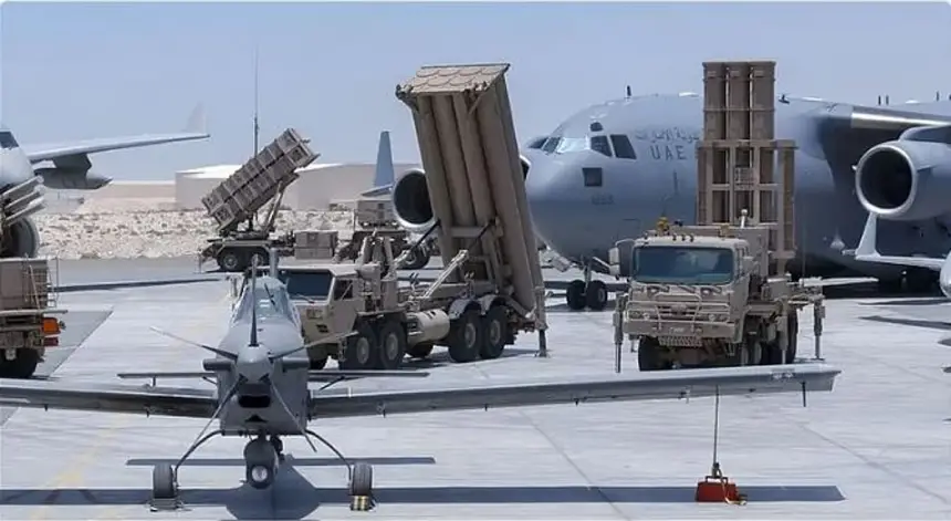 الدفاعات الجوية الإماراتية تعاملت مع 9 صواريخ باليستية وصاروخ جوال و50 طائرة مسيرة قادمة من إيران