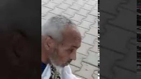 حجاج مغاربة مرميون في شارع الملك عبد الله بمنى