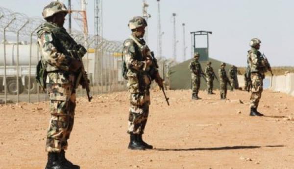 الجيش الجزائري يعتقل محتجزين صحراويين حاولوا الفرار من مخيمات تندوف