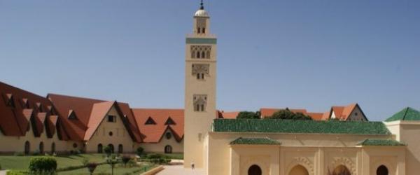 طلاب جامعة الأخوين يطالبون برفع الآذان.. والإدارة ترفض