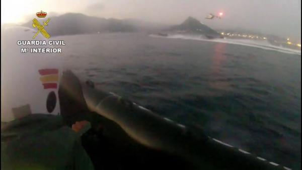 مطاردة هوليودية لمهربين مغاربة تنتهي بضبط 2.4 طن من الحشيش عرض المتوسط