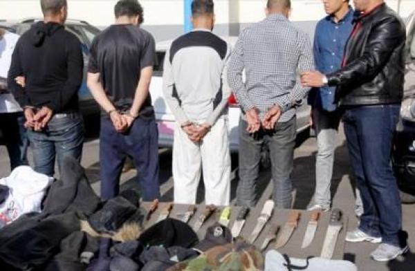 خلاف حول المخدرات يحول شارع سيدي مومن إلى ساحة حرب بالسيوف بين "مشرملين"