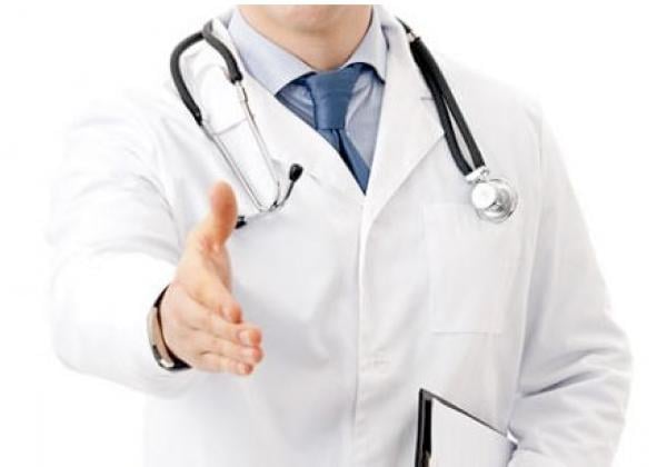 هكذا استغل طبيب مزيف موقع "أفيتو" للنصب على ضحاياه