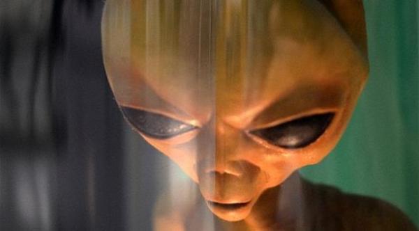 فلكي أمريكي يزعم أن 44% من المسلمين يؤمنون بوجود الكائنات الفضائية