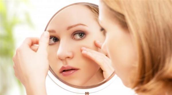  10 ممارسات توقف عنها إذا كنت تعاني من حب الشباب