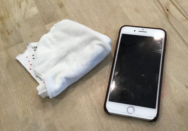 طريقة تنظيف هواتف آيفون دون إتلافها