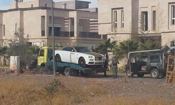 القيمة المالية للسيارتين الفارهتين اللتين يملكهما صاحب مقهى "لاكريم"