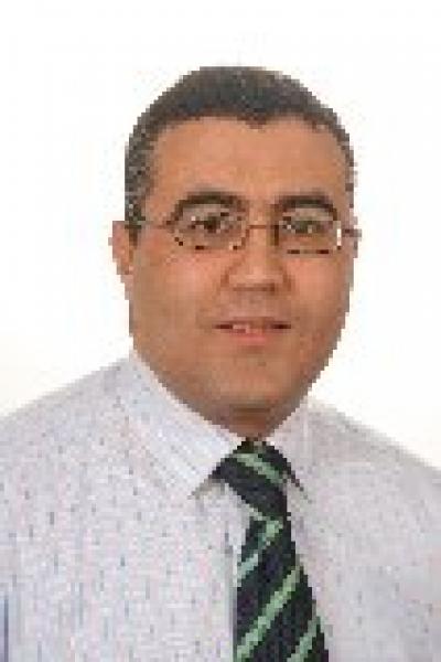 تنحى الملك... عاش الملك