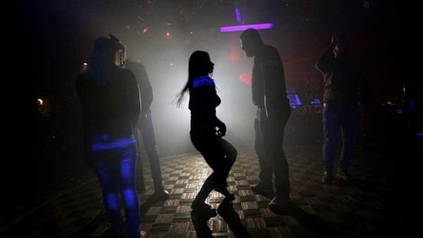 تفكيك  شبكة دعارة تستقطب روسيات وأوكرانيات إلى كباريهات بالمغرب