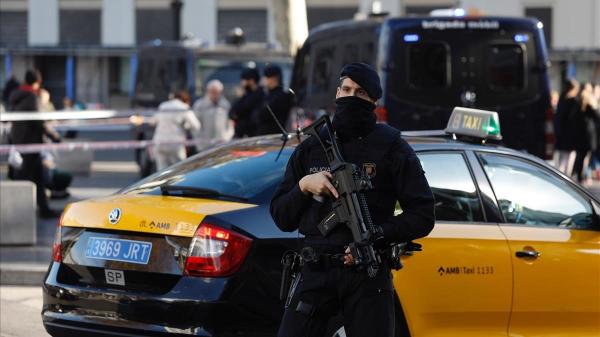 حالة استنفار في برشلونة .. الأمن يبحث عن سائق حافلات مغربي يُعتقد أنه سيقوم بعملية ارهابية