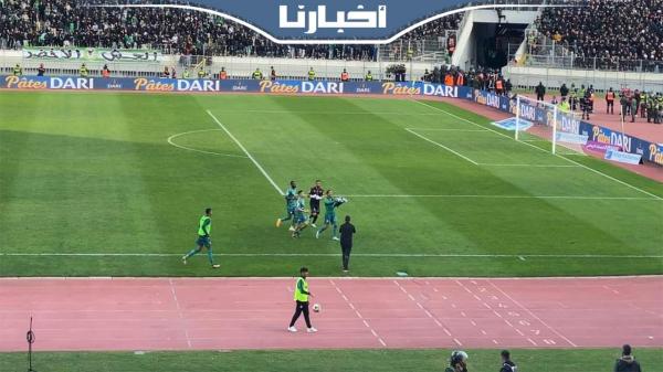 فرحة هيستيرية لجماهير الرجاء بهدف الهبطي وهكذا احتفل اللاعب بهدفه