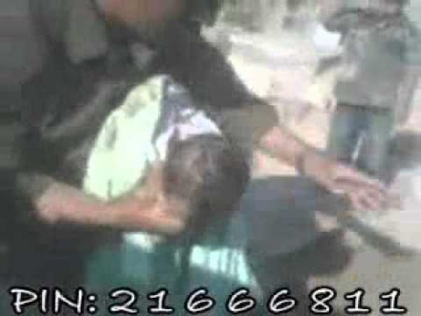 أب يمني يدفن ابنته وهي حيّة 