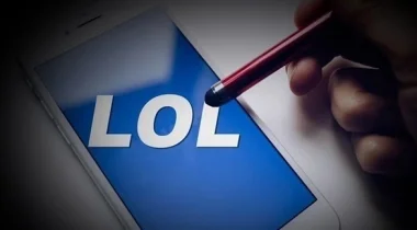 فيس بوك توقف تطوير تطبيق "LOL"