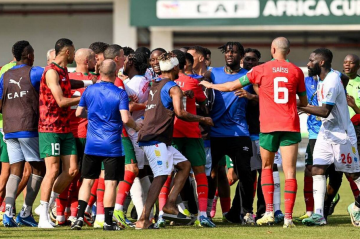 "الكاف" يفتح تحقيقا في أحداث مباراة المغرب والكونغو الديمقراطية