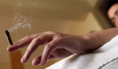 في يوم الامتناع عن التدخين.. كيف تستهدف صناعة التبغ جيلاً جديداً من المدمنين؟