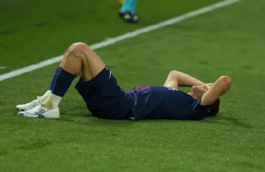 في قمة التسعة أهداف.. باريس يحسم الذهاب أمام البايرن وحكيمي يقدم "أسيست" وينهي اللقاء مصابا