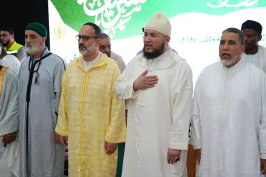 مشيخة الطريقة البودشيشية.. معاذ القادري بودشيش يؤكد حضوره الرفيع بتسلم هبة ملكية بمداغ