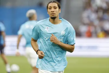 الدولي المغربي بلال نادر ينضم إلى هامبورغ حتى 2029
