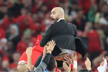 أنت السبب.. وليد الركراكي يتلقى موجة شكر وعرفان بعد تأهل أسود الأطلس لربع نهائي المونديال