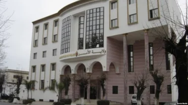 مثير..استنفار أمني غير مسبوق بهذه المدينة بعد اقتحام دائرة أمنية وسرقتها(التفاصيل الكاملة)