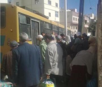 الـنـقـل الحـضـري بـتطوان: ركاب ينقلون كالأغـنـام في حـافلات مـهـترئة أمــام أعين المسؤولين 