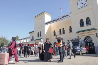 القصر الكبير .. بداية عودة المواطنين في ظروف آمنة بعد مرور الاضطرابات الجوية