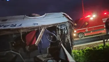 ليلة مرعبة بضواحي المحمدية.. انقلاب حافلة للمسافرين بعين حرودة يخلف استنفاراً طبياً