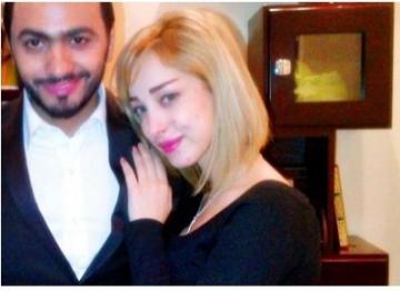 الطفل المغربي "حمزة لبيض" يتسبّب في هجوم حاد على زوجة تامر حسني