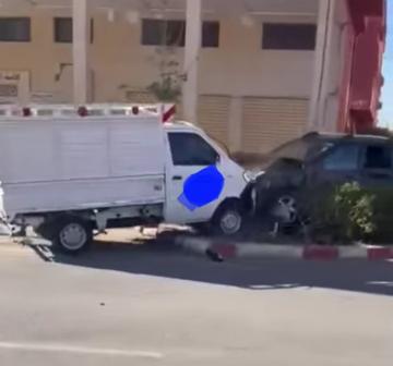 شاب يدهس سيارة والده بشكل متكرر ببني ملال والأمن يدخل على الخط ويروي التفاصيل !